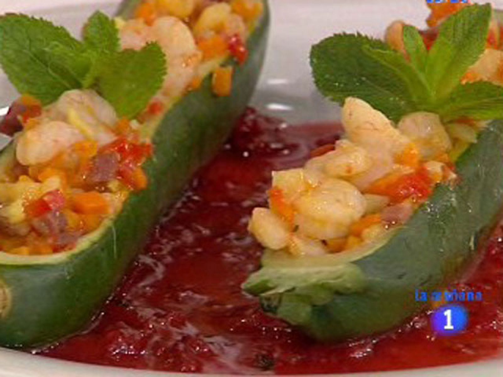 Saber cocinar - Calabacines rellenos de gambas - RTVE Cocina | Ver