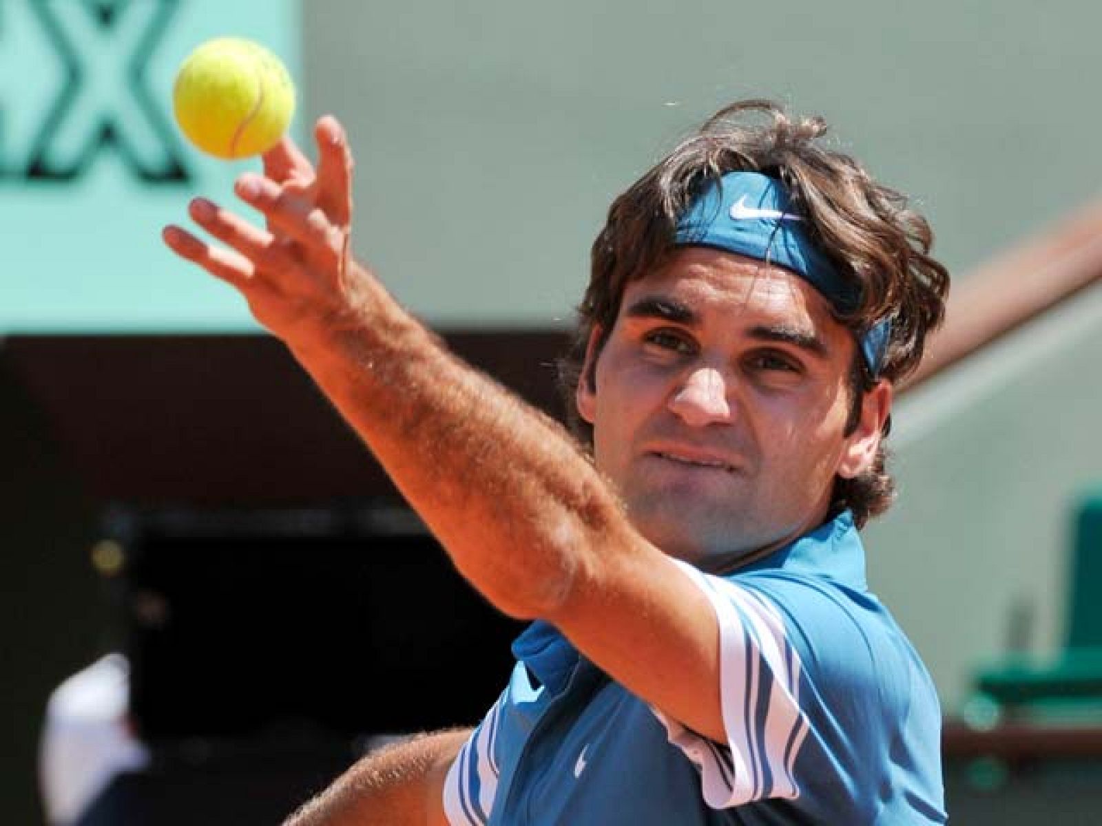 Federer se estrena en París con Luczak | Ver
