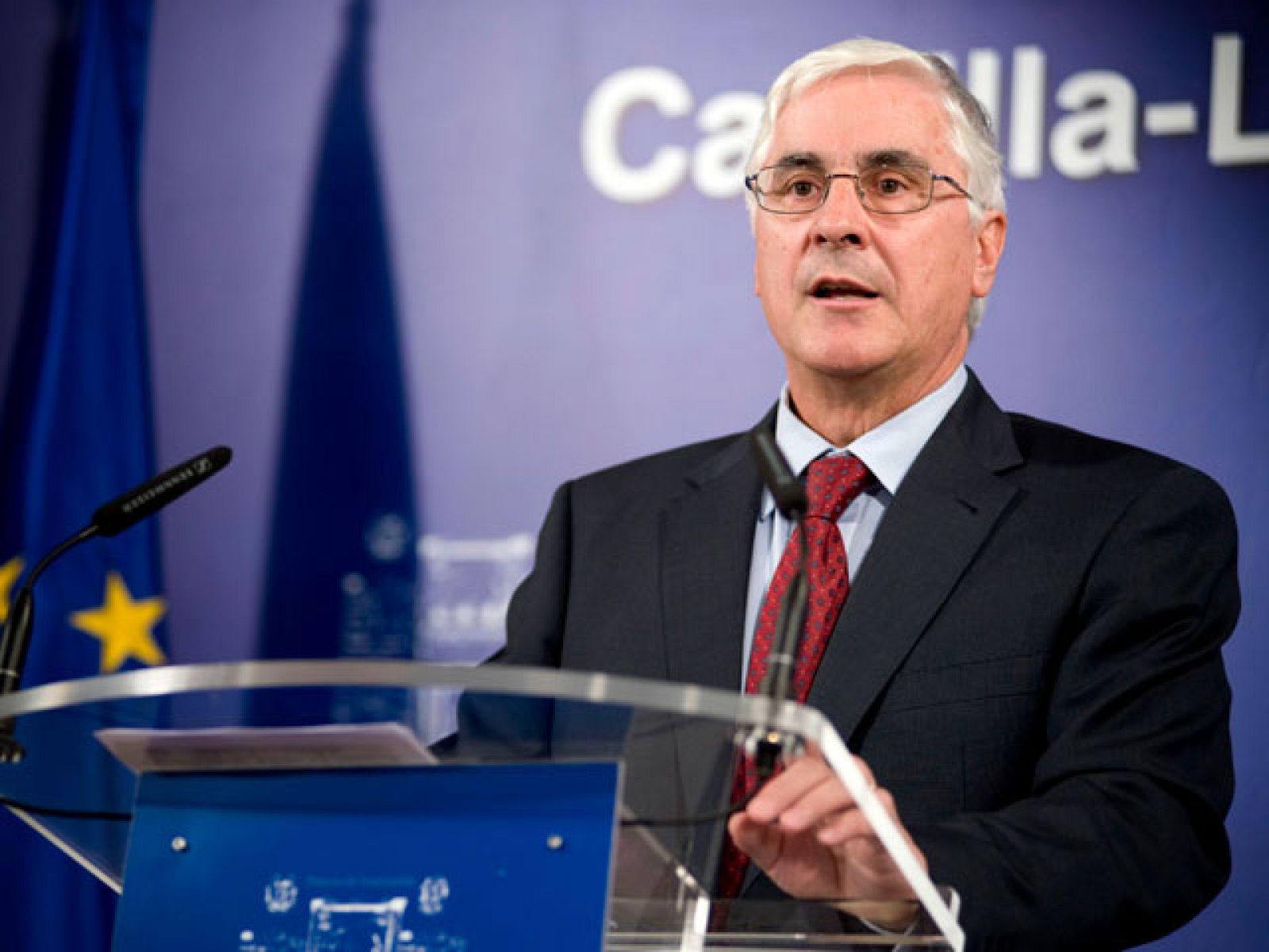 El presidente de Castilla La Mancha suprime tres de las diez consejerías de su gobierno | Ver