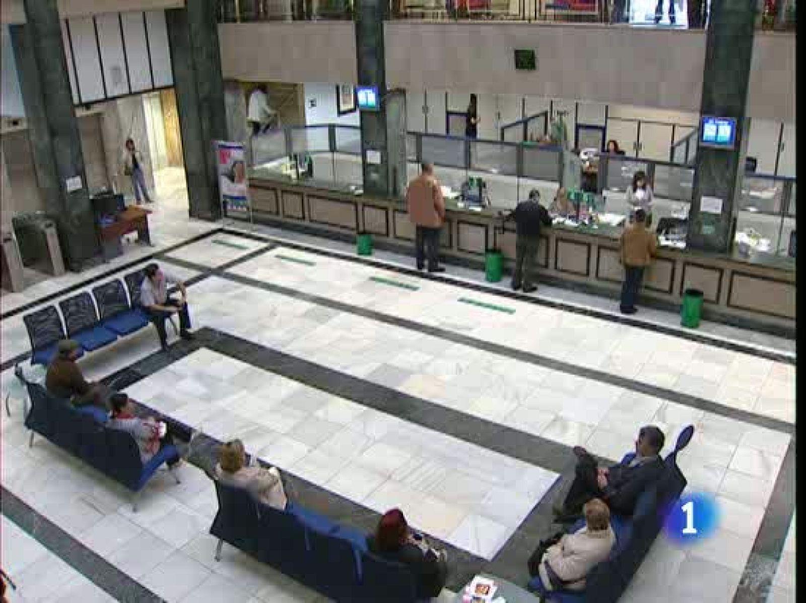 Parece que las cajas empiezan a tomar nota de las advertencias del FMI | Ver