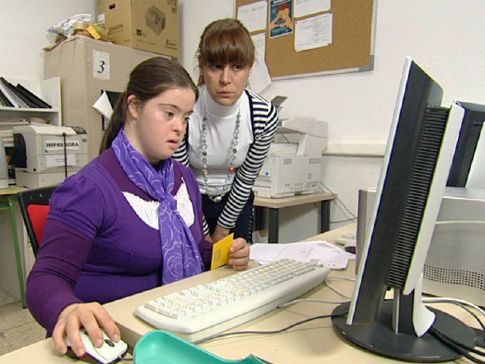 El mundo se mueve contigo / Tecnosoluciones: formación de los discapacitados intelectuales