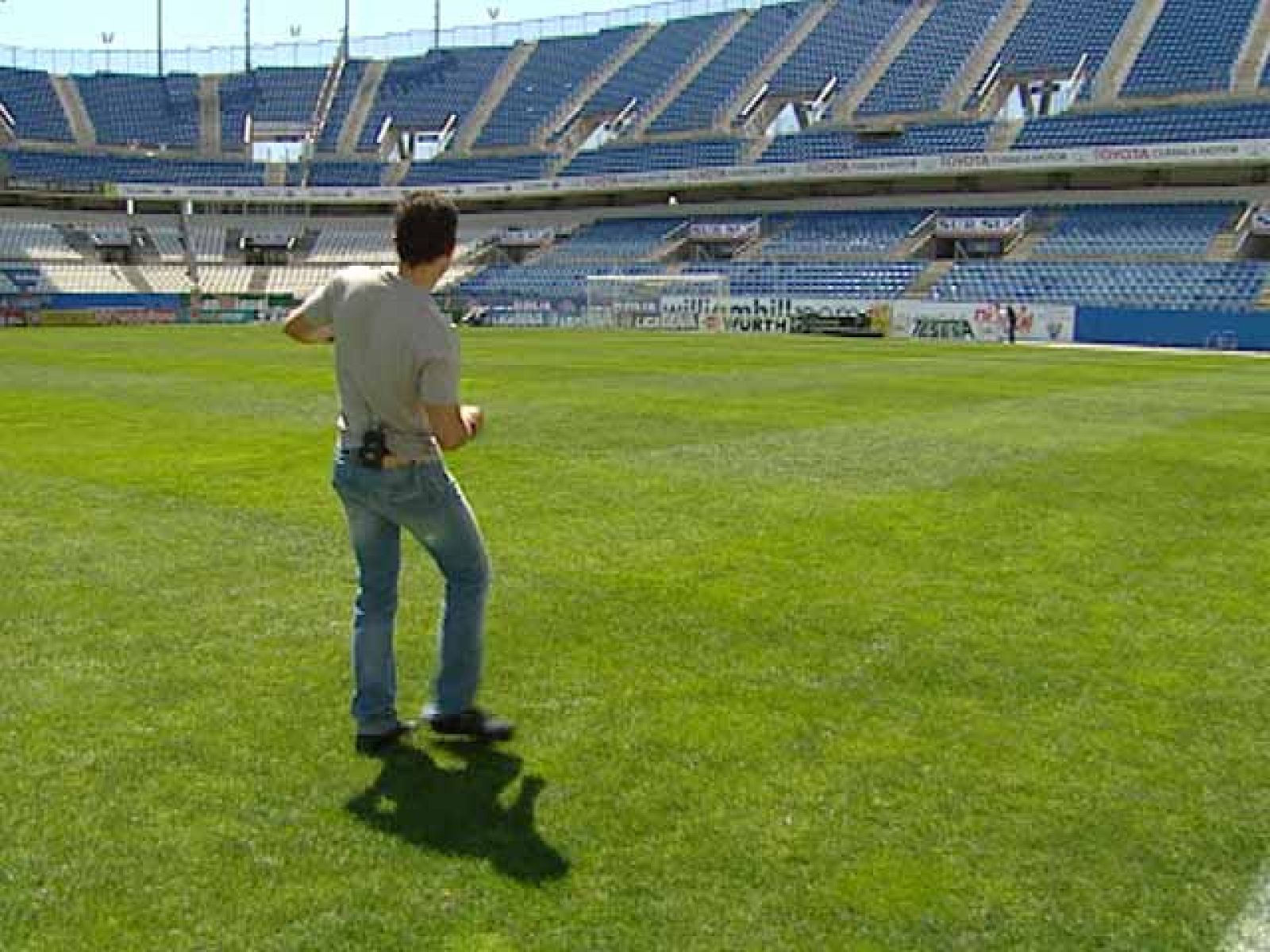 Aquí tenéis la respuesta al enigma que os planteamos hace unos días. Se queda cerca, pero el balón no entra en la portería.