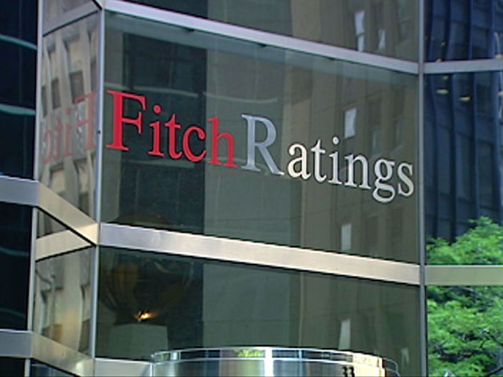 Fitch rebaja la calificación de la deuda de España | Ver