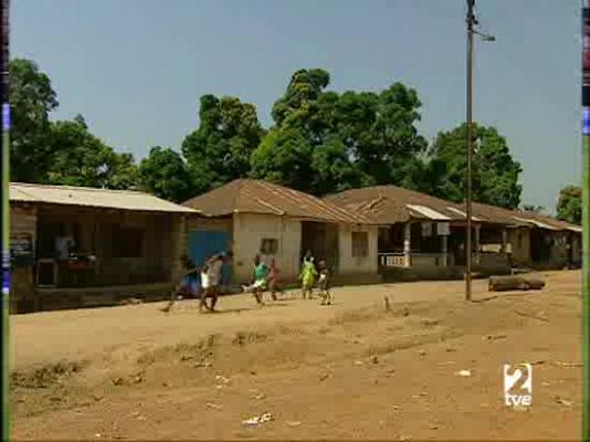 La 2 Noticias - Meter un gol a la miseria