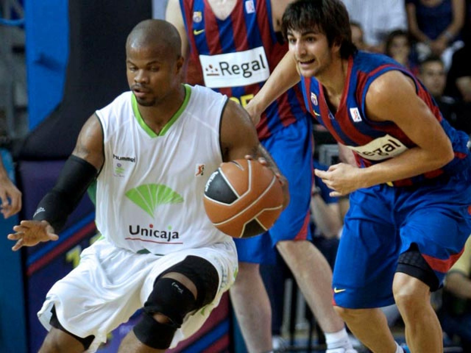 Regal Barça 71-58 Unicaja Málaga - Baloncesto en RTVE | Ver