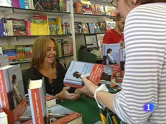  - María Dueñas en la Feria del Libro