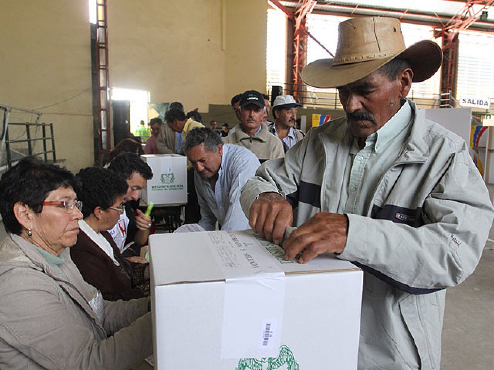 Colombia vota para elegir un nuevo presidente