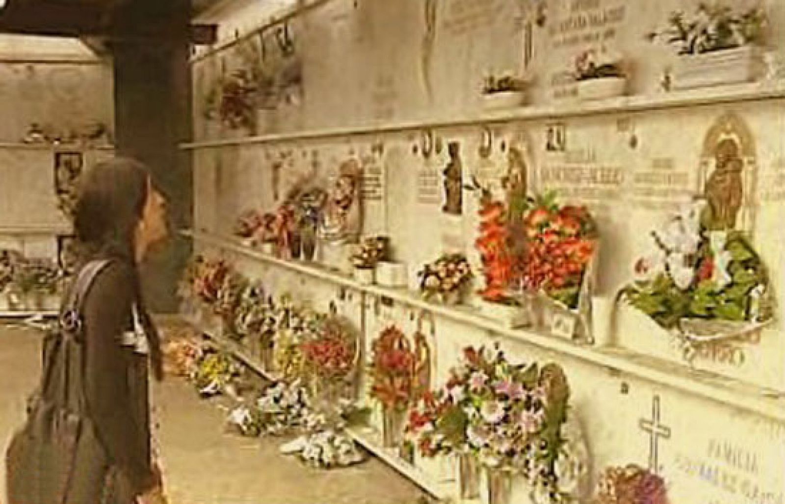 España Directo - Saqueo en el cementerio | Ver