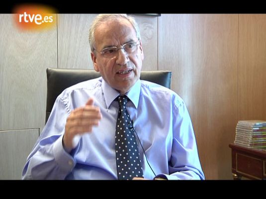 Personajes en el Archivo de RTVE - Alfonso Guerra , sobre Suárez