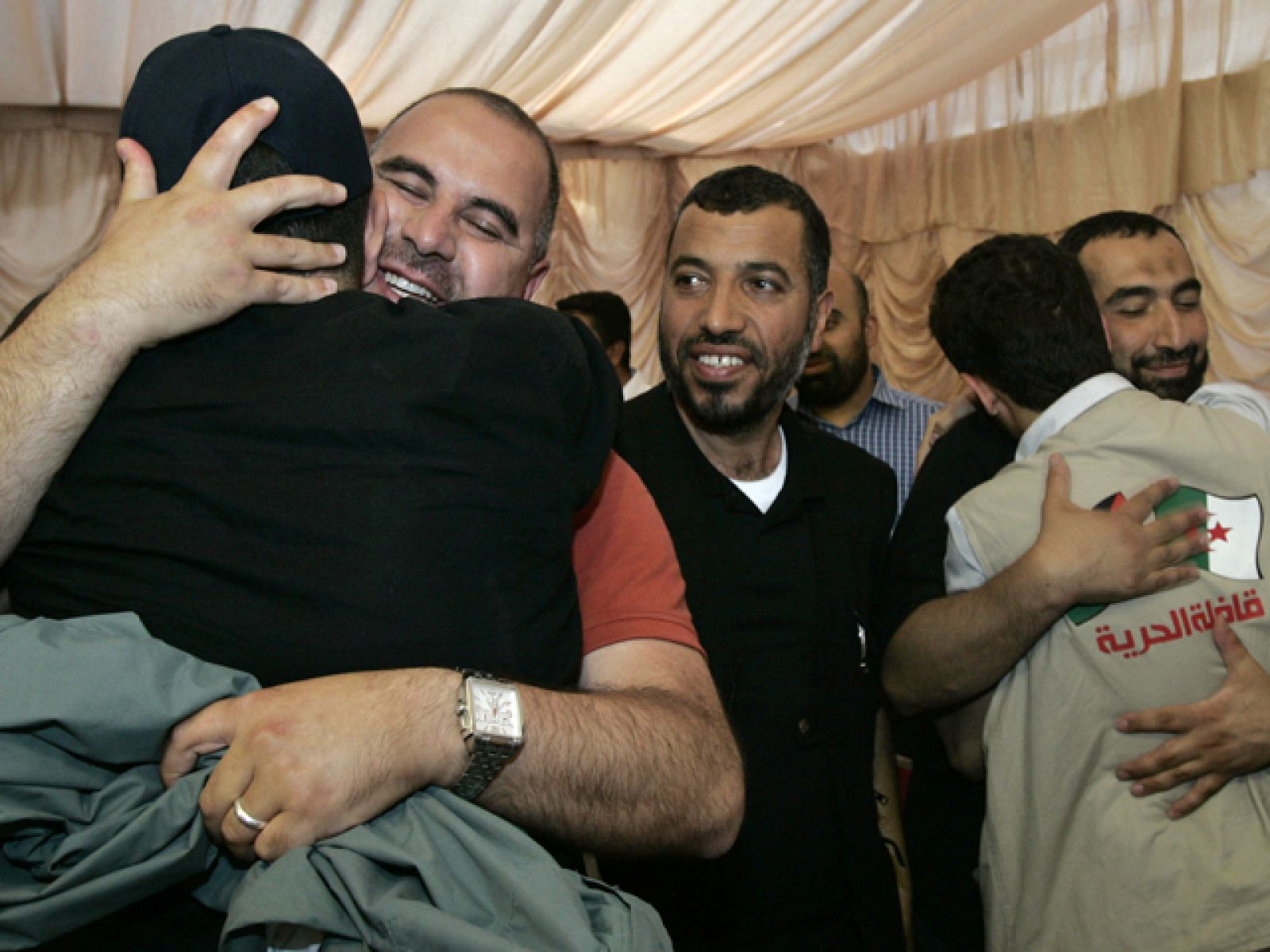 Israel ha empezado a deportar a todos los detenidos despues del asalto a la flotilla con ayuda humanitaria para Gaza | Ver