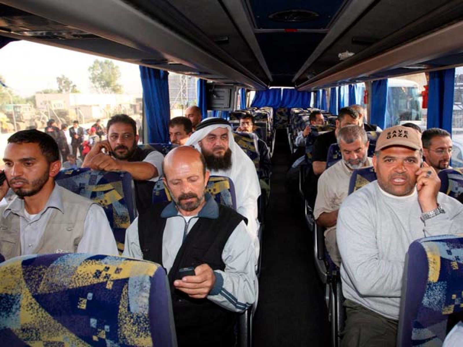 700 activistas esperan en Israel para volar a Turquía | Ver