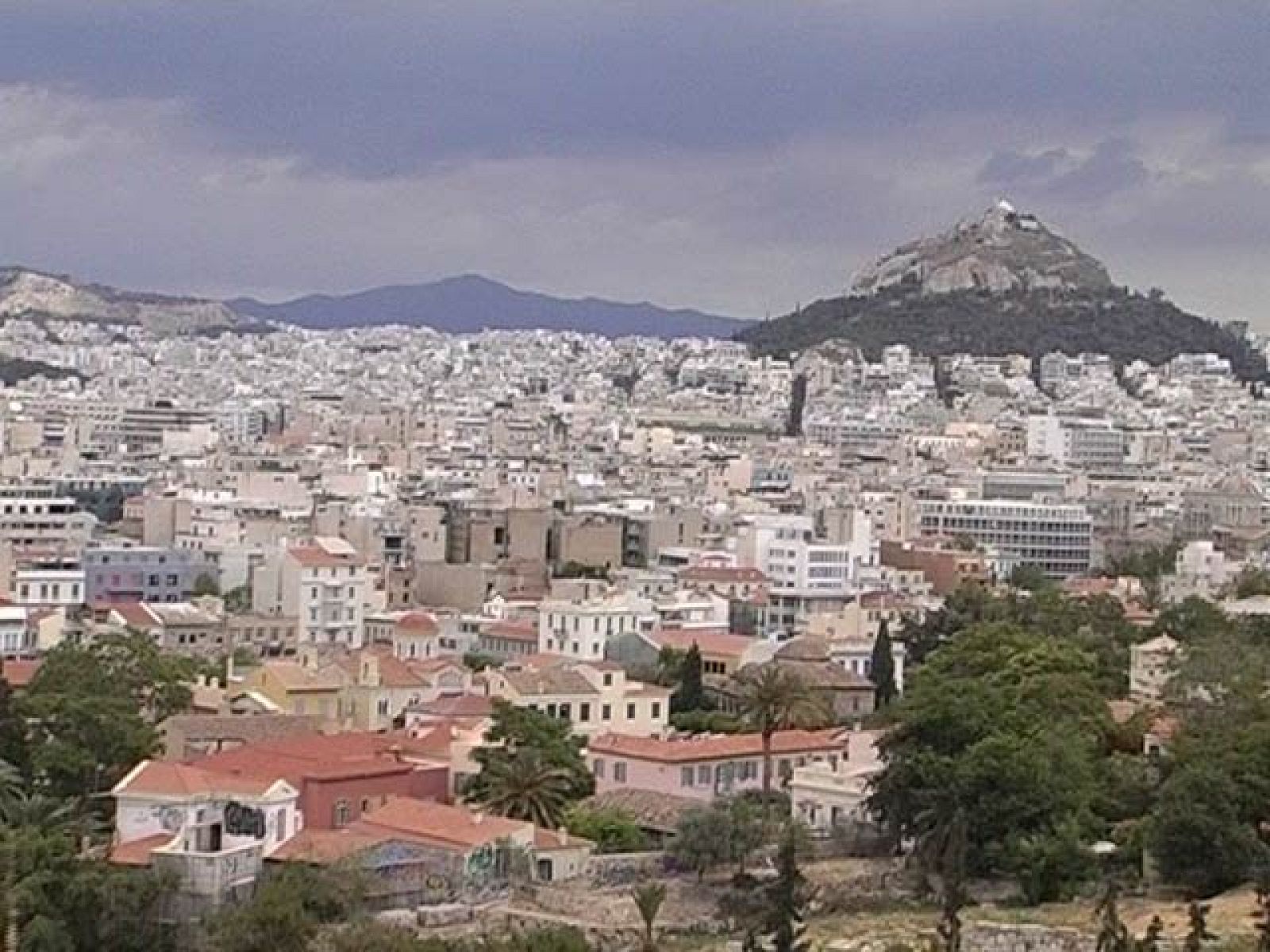 Comando Actualidad - Almudena, 13 años en Grecia - Comando Actualidad | Ver