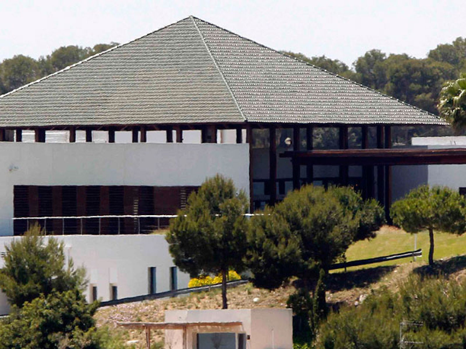 La élite económica y política se cita en Sitges