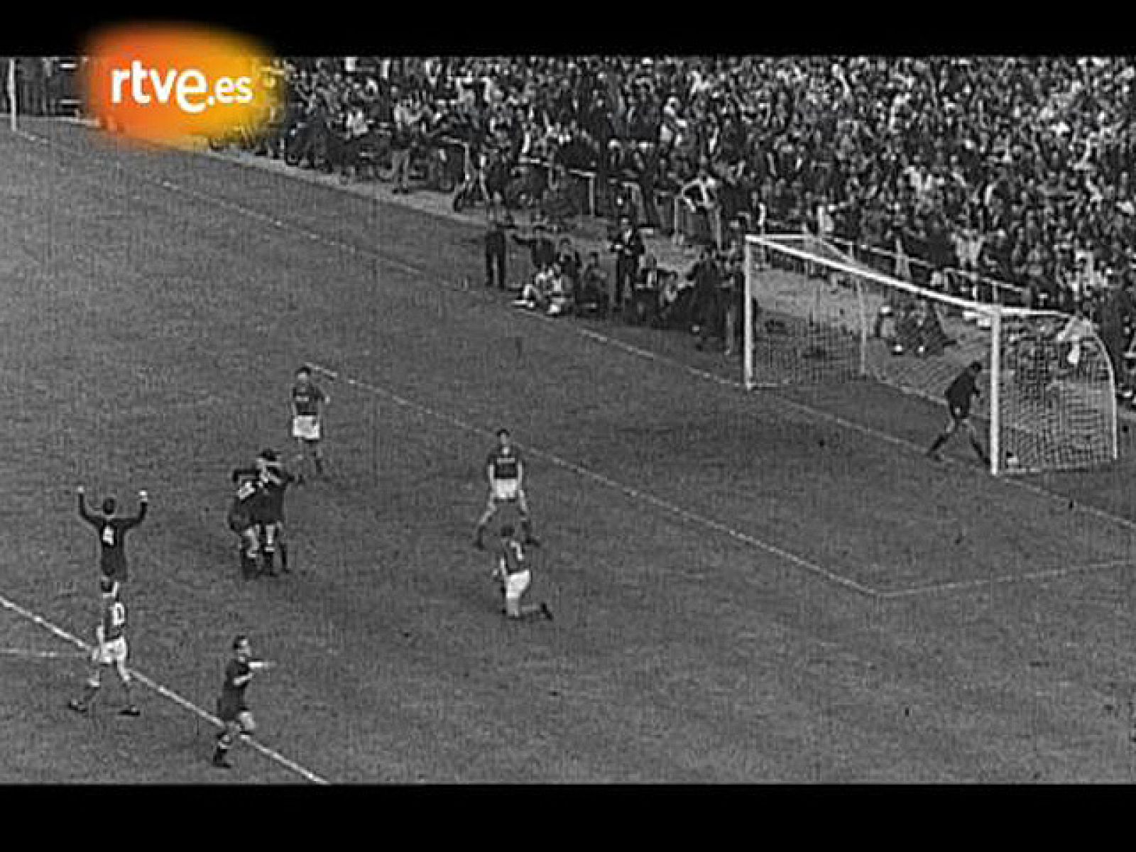 El documental de 'El Alma de la Roja' repasa la historia de la selección, con sus éxitos y fracasos, contada por sus protagonistas.