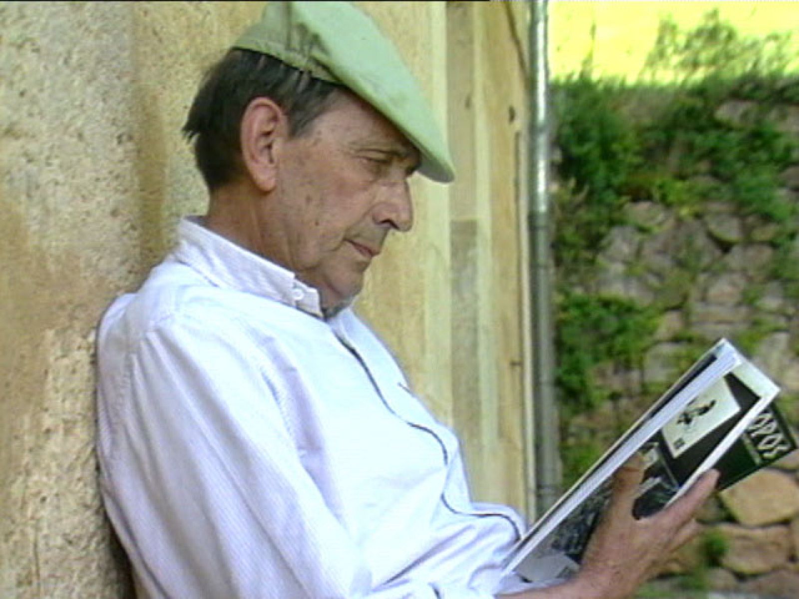 Se publica una extensa biografía de Miguel Delibes | Ver