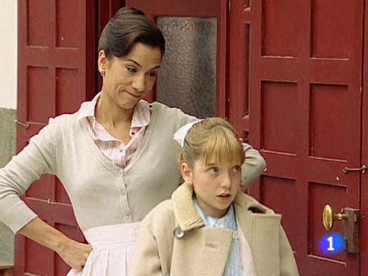 Amar en tiempos revueltos - De niña a mujer