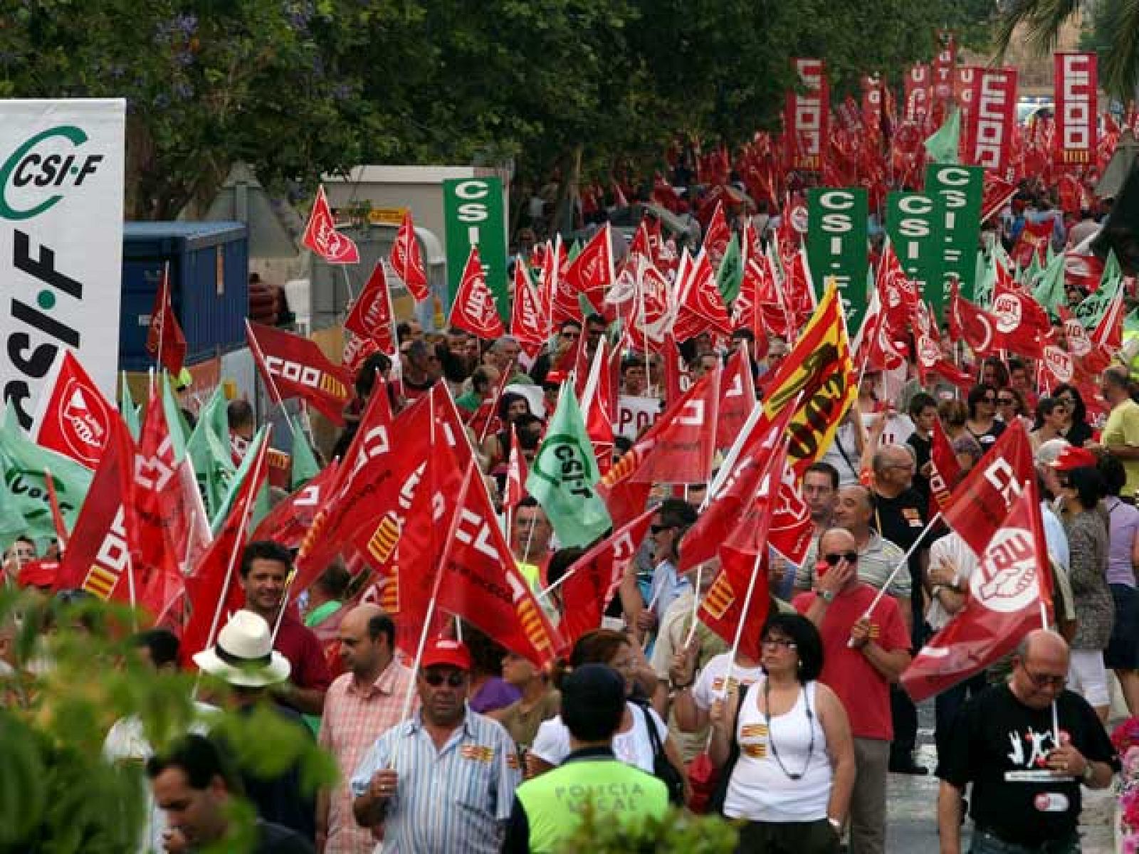 España vive una jornada de huelga en la función pública | Ver