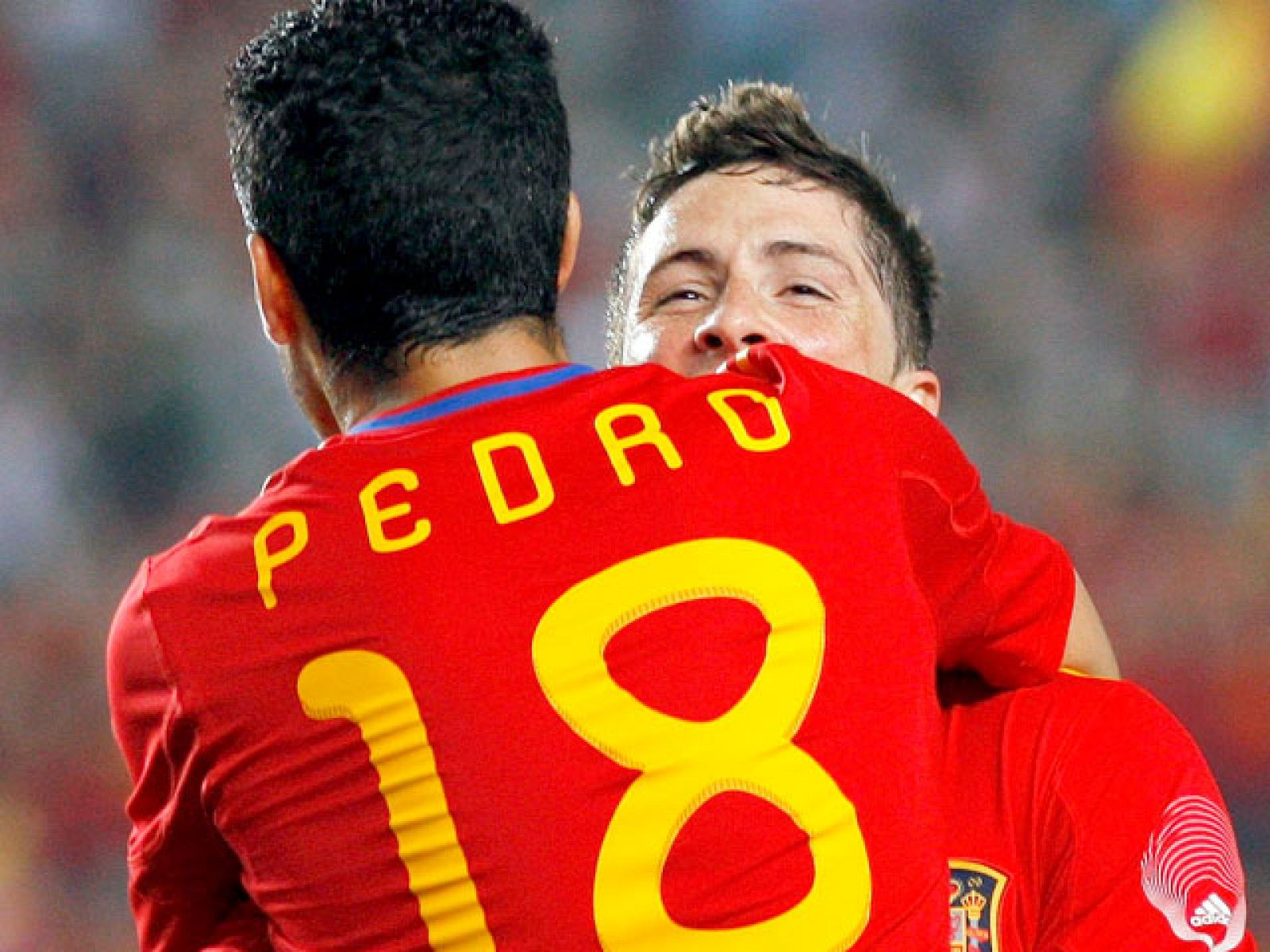 Pedro se estrena con 'La Roja' 6-0 | Ver