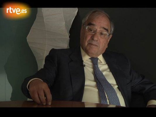 Personajes en el Archivo de RTVE - Martín Villa, sobre Suárez