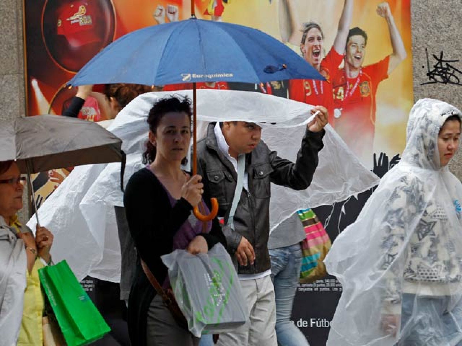 Telediario 2 en cuatro minutos - 09/06/10 | Ver