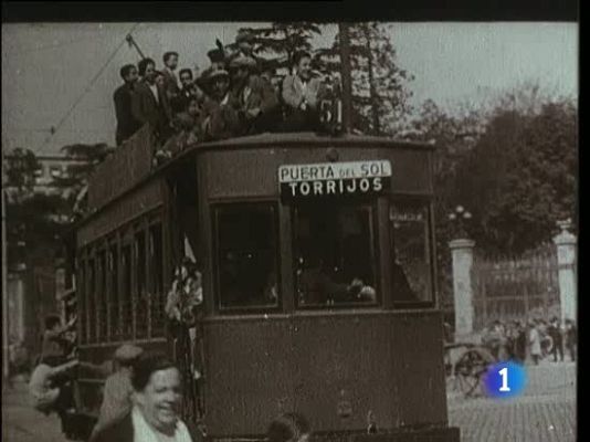  - "Al servicio de la República"