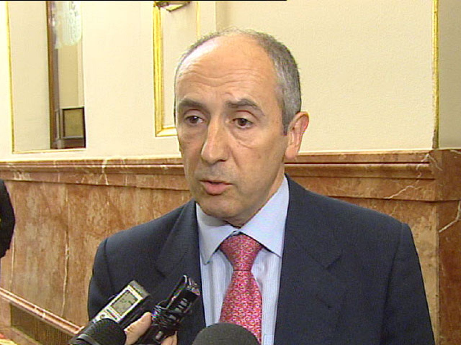 Fracasado el acuerdo con sindicatos y patronal, ahora viene la negociación con los distintos grupos parlamentarios | Ver