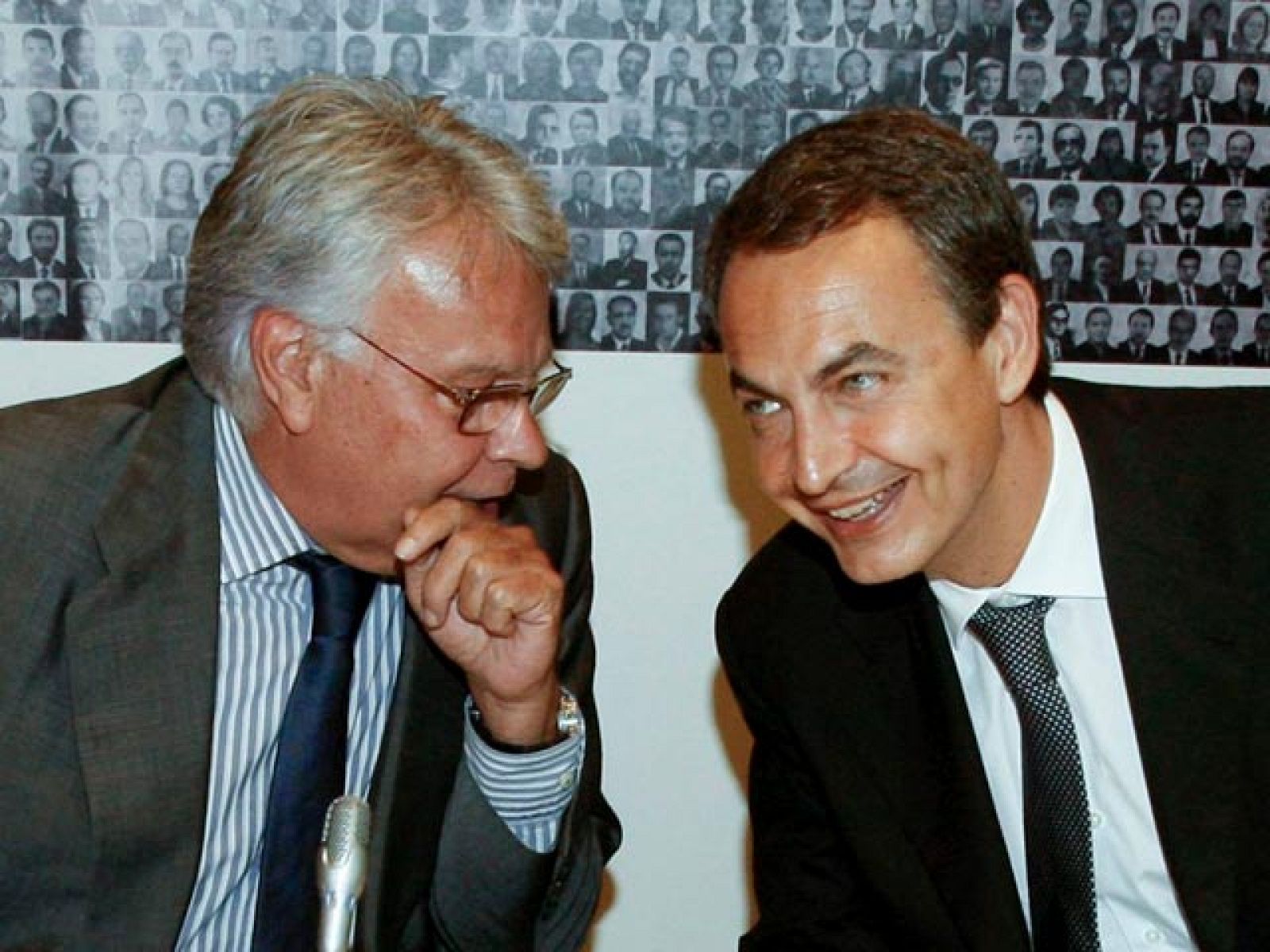 Felipe González envió un SMS a Zapatero tras el recorte para mostrarle su apoyo | Ver