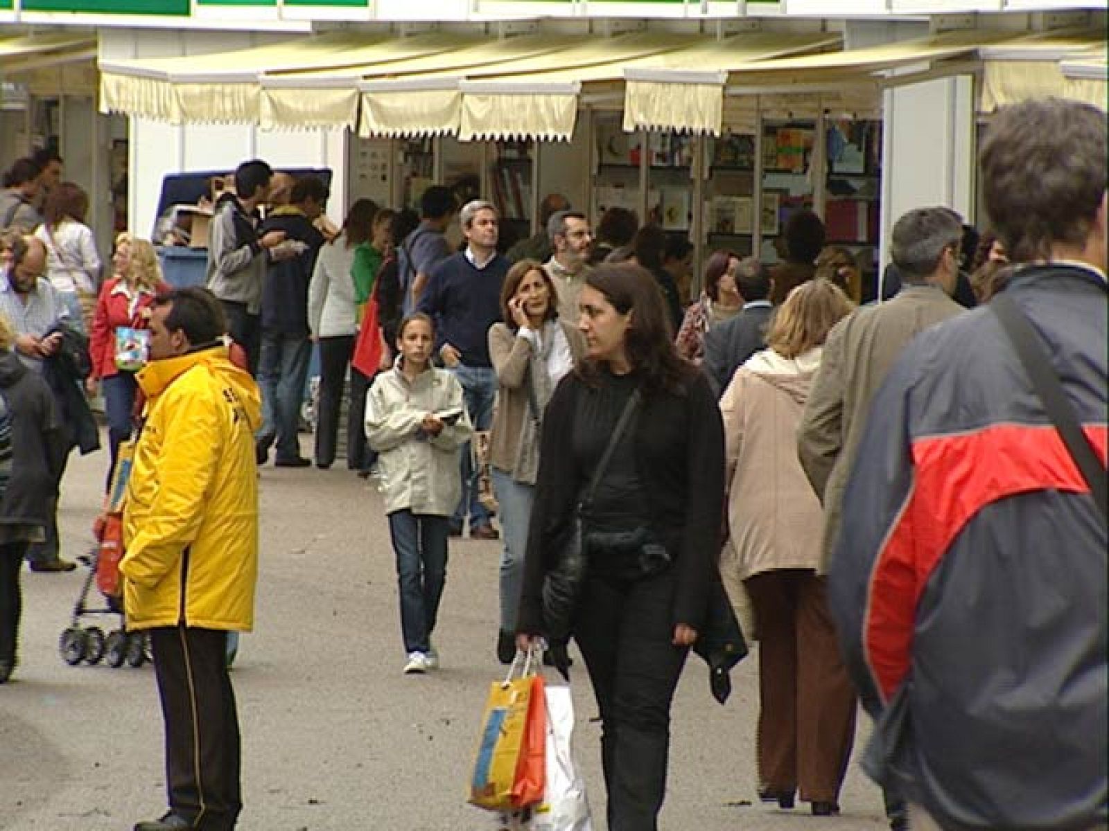 Recorremos la Feria del Libro con una pregunta: ¿es posible publicar en tiempos de crisis? | Ver