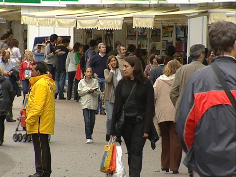 Recorremos la Feria del Libro con una pregunta: ¿es posible publicar en tiempos de crisis? | Ver