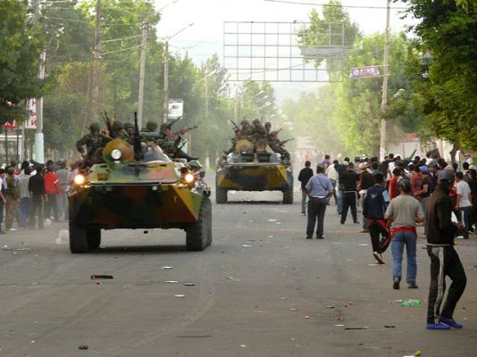  - Decenas de muertos en Kisrguistán