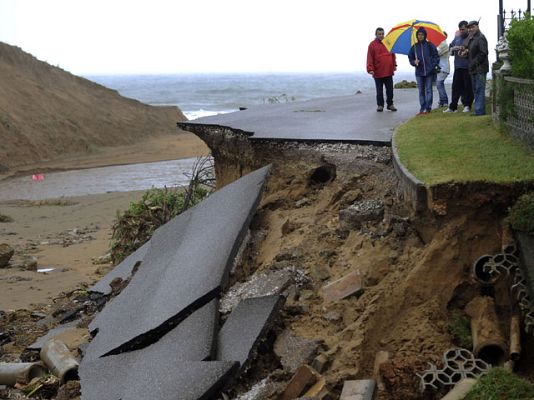 Telediario 1 - Telediario en 4' - 14/06/10