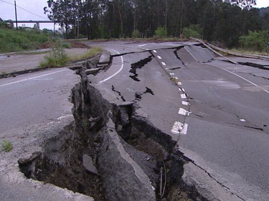 Telediario 1 - Telediario en 4' - 14/06/10