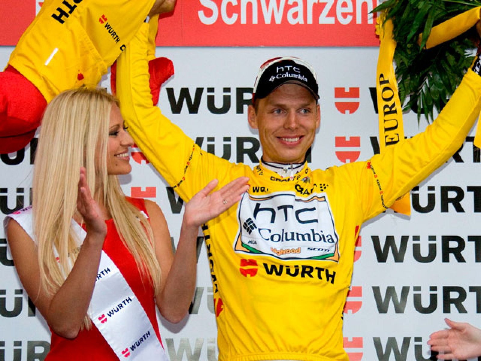 Frank Schleck, del equipo Saxo Bank, ha sido el vencedor de la tercera etapa de la Vuelta a Suiza, entre Sierre y Schwarzenburg. En esta etapa, además el alemán Tony Martin, del Columbia, ha desbancado a Cancellara del liderato, tras sacarle un segu