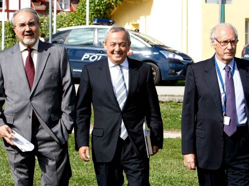 Tres ex ministros de Economía del PSOE hablan sobre la crisis en Santander