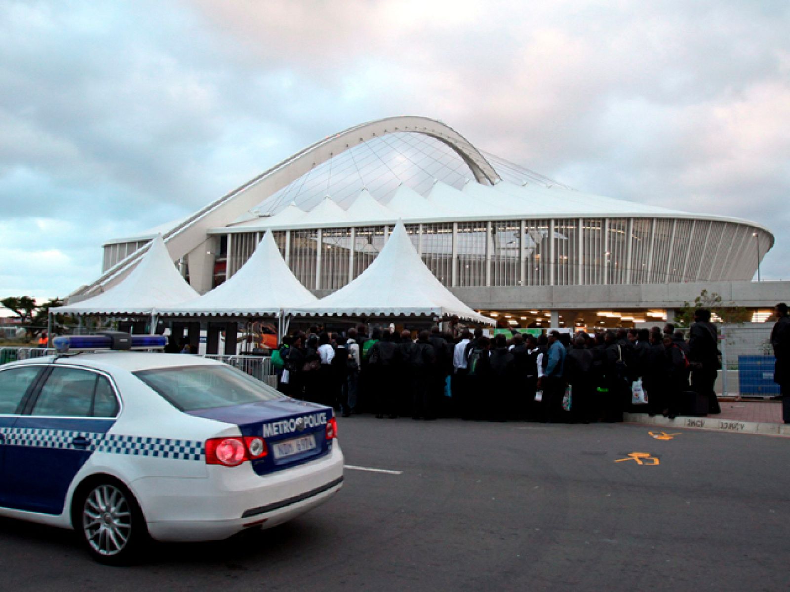 La selección española ya se encuentra en Durban, ciudad que la verá debutar en el Mundial de Sudáfrica este próximo miércoles ante Suiza a las 16:00 horas.