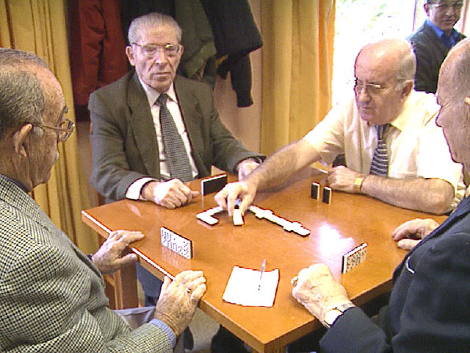 El Gobierno se plantea destinar más dinero este año el fondo para las pensiones | Ver