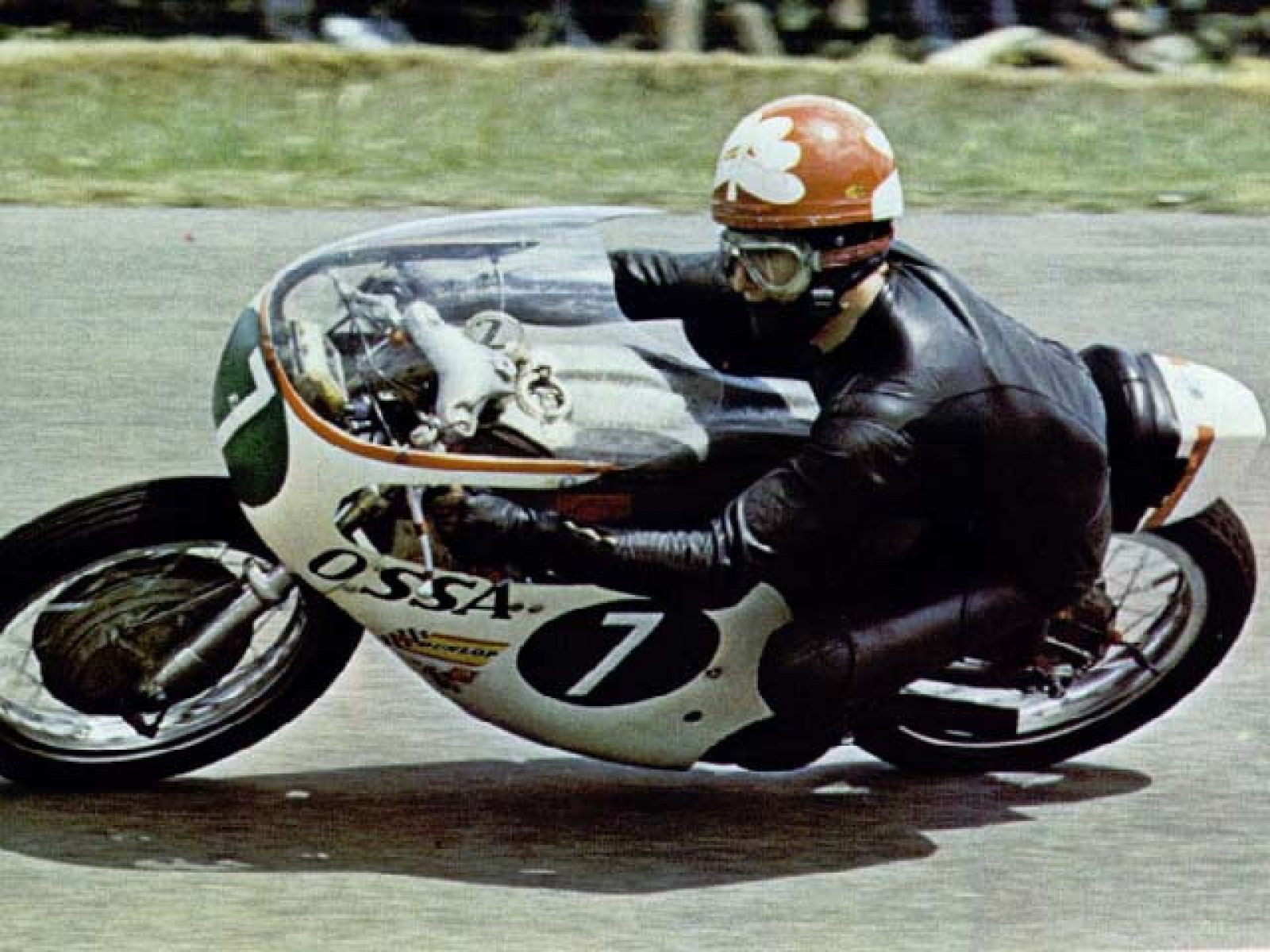 Décimo 'Paddock GP' de la temporada, dedicado a homenajear  al piloto Santiago Herrero en el 40º aniversario de su muerte.