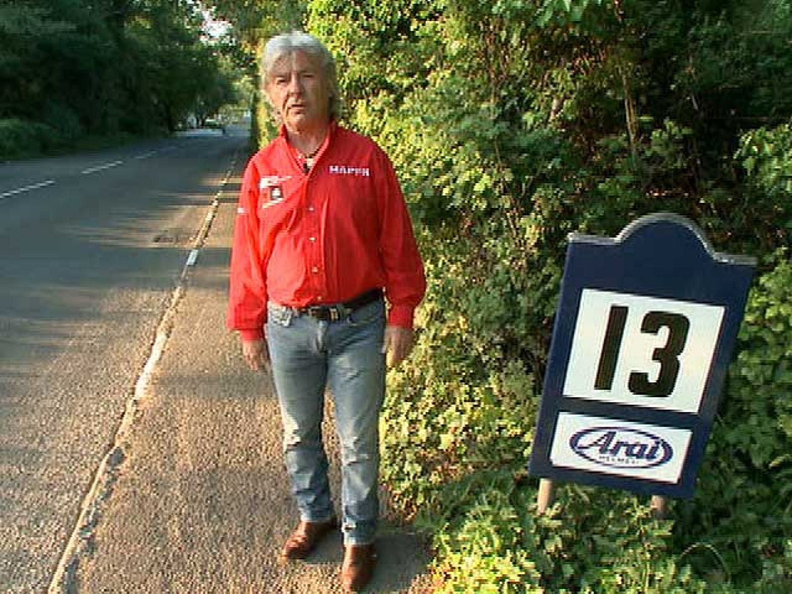 El ex piloto y comentarista de TVE Ángel Nieto viaja a la Isla de Man para recordar a Santiago Herrero.