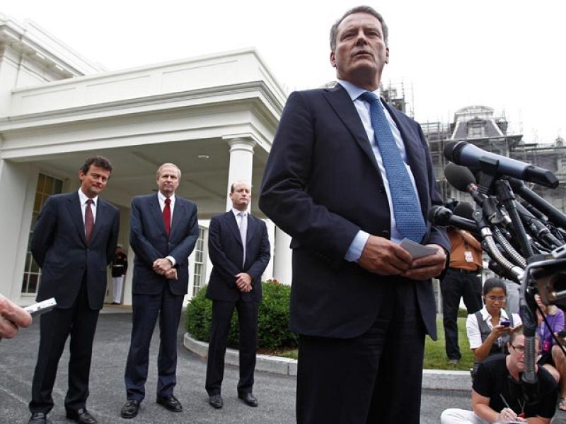 La petrolera BP acepta depositar 20.000 millones de dólares en un fondo por el escape de crudo