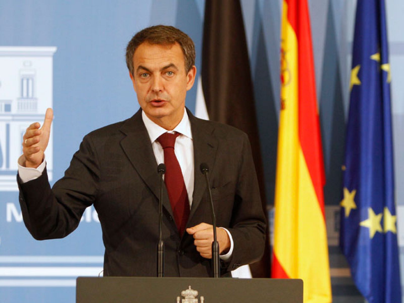 Zapatero defenderá en Bruselas la solvencia económica de España