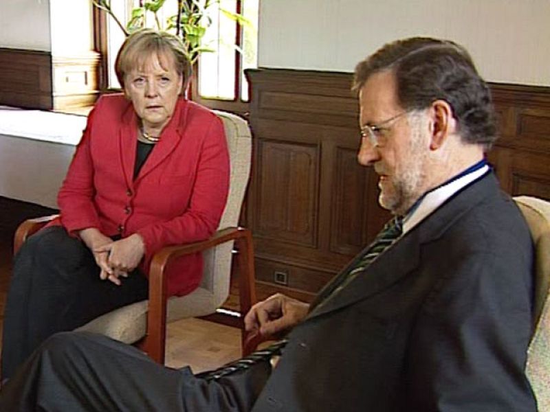 Rajoy insiste a Angela Merkel que España tiene futuro y que un país es más que su gobierno | Ver