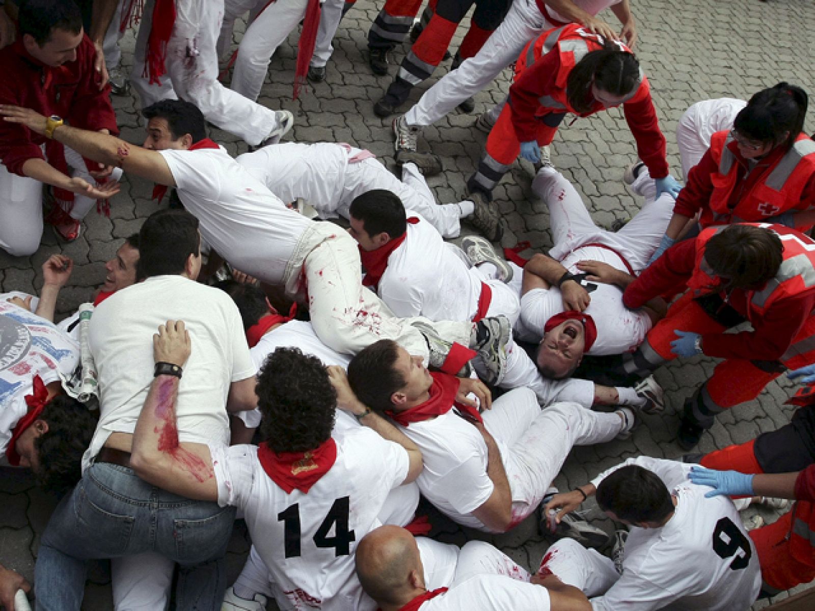 200 corredores han participado en un simulacro de encierro | Ver