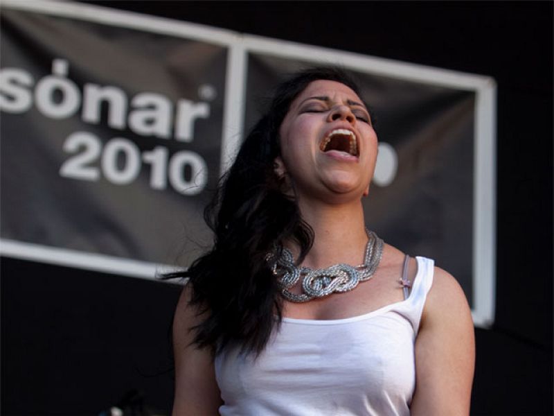 Actuación de New Young Pony Club en Sónar