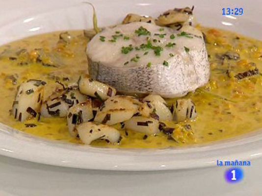 RTVE Cocina - Papillote de merluza con sepia