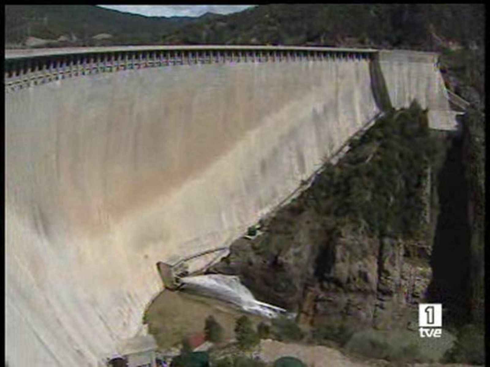 El Gobierno de Aragón recurrirá el envío de agua del Ebro a Barcelona, porque cree que la emergencia está superada.