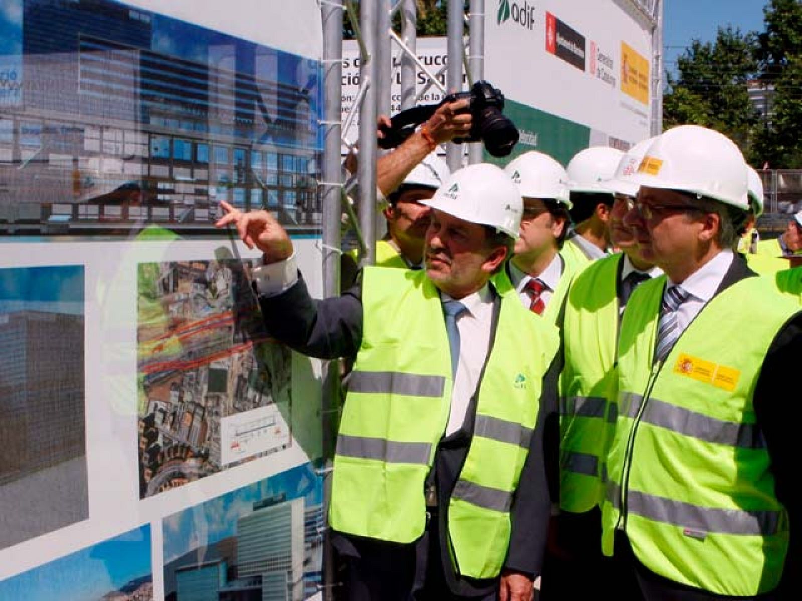 Se pone la primera piedra de la Sagrera, la nueva estación de tren de Barcelona | Ver