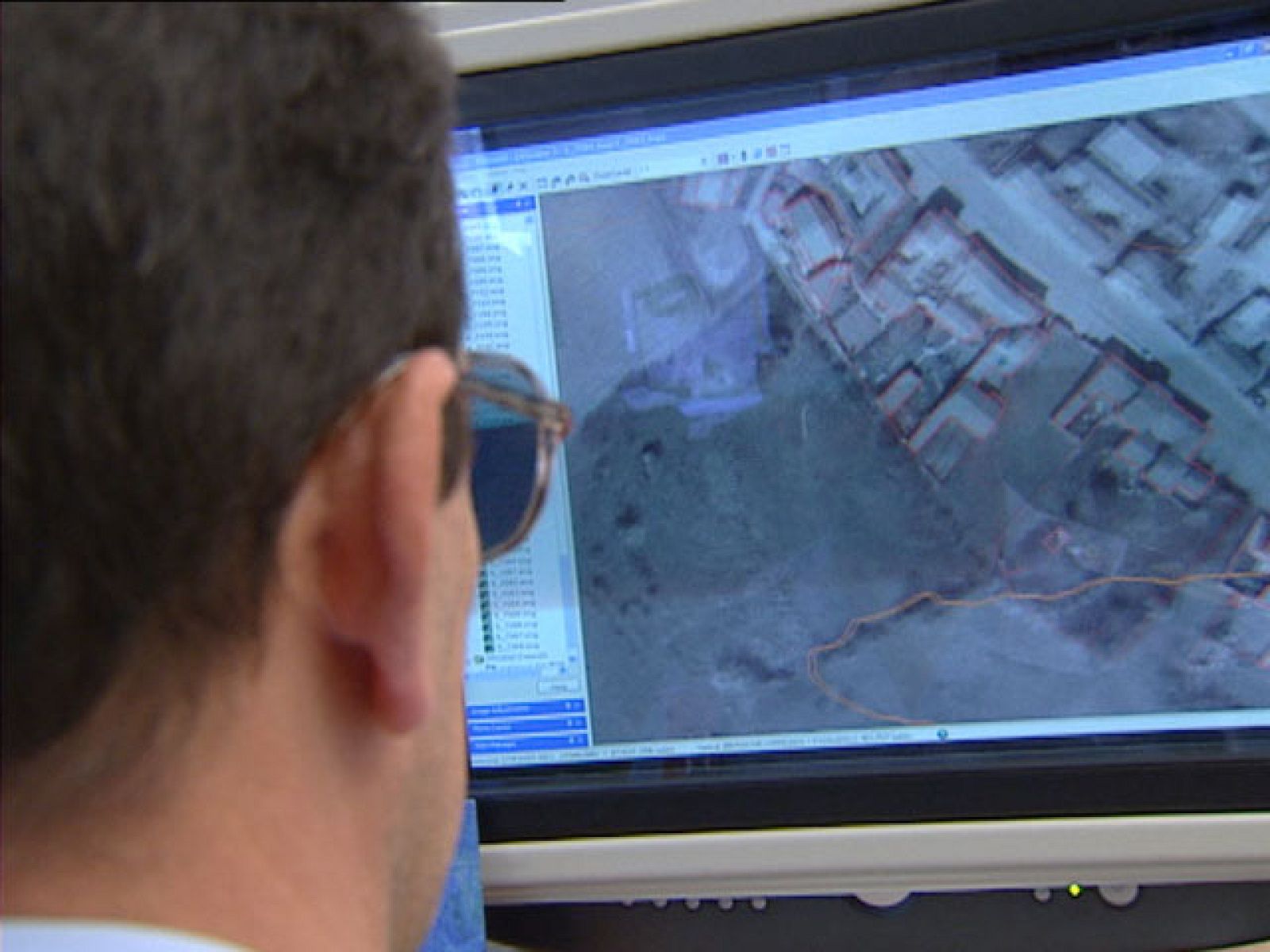 El Centro Cartográfico y Fotográfico, el CECAF, guarda más de un millón de imágenes - Ciencia y tecnología en Rtve.es | Ver