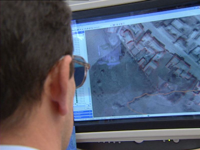 El Centro Cartográfico y Fotográfico, el CECAF, guarda más de un millón de imágenes - Ciencia y tecnología en Rtve.es | Ver