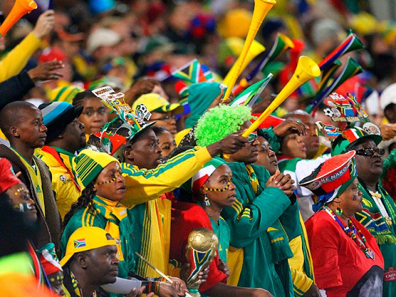 La población sudafricana está contenta con el rendimiento de los 'bafana bafana'. A pesar de caer eliminados, se impusieron a Francia en el partido de despedida de su Mundial.