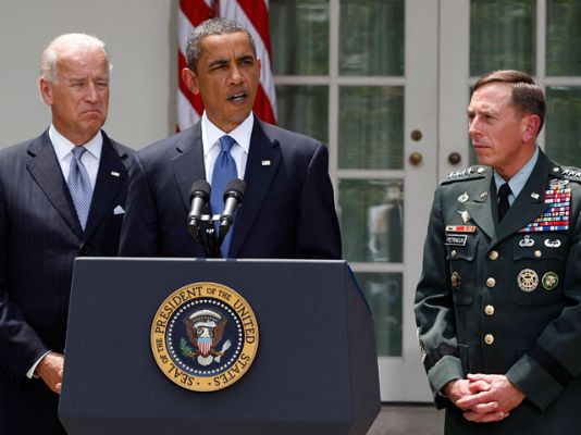  - Obama releva al general McChrystal